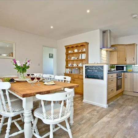 Wheal Frances-Beautifully Fitted Bungalow Helston Cornwall Exterior photo
