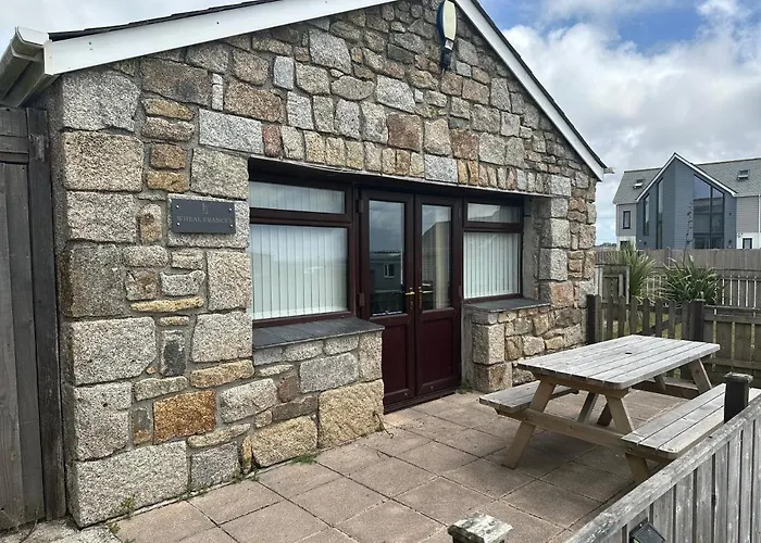 Wheal Frances-Beautifully Fitted Bungalow Helston Cornwall