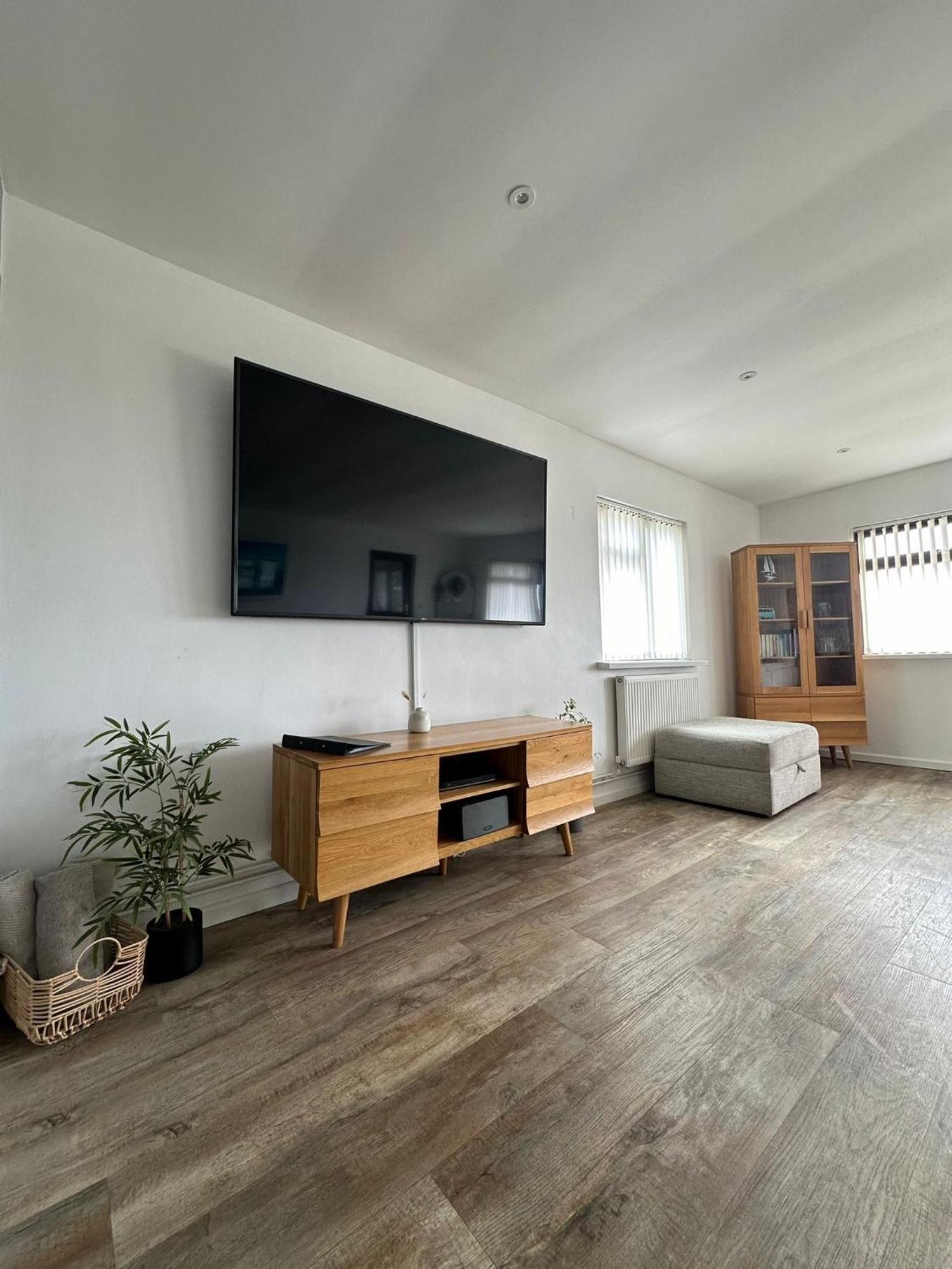 Wheal Frances-beautifully Fitted Cornwall Holiday home Helston